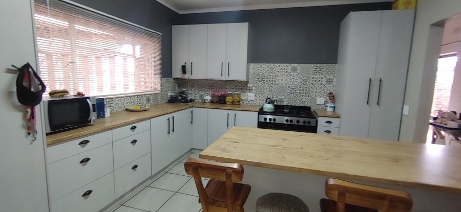 4 Bedroom Property for Sale in Hillcrest Northern Cape